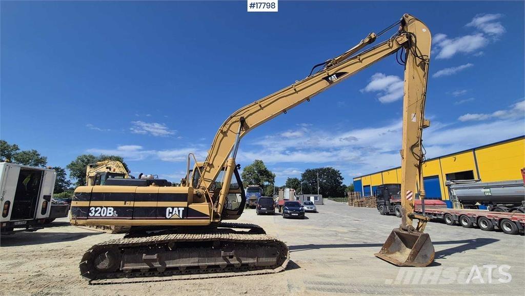 JCB JS 220 LONG 대형 굴삭기 29톤 이상