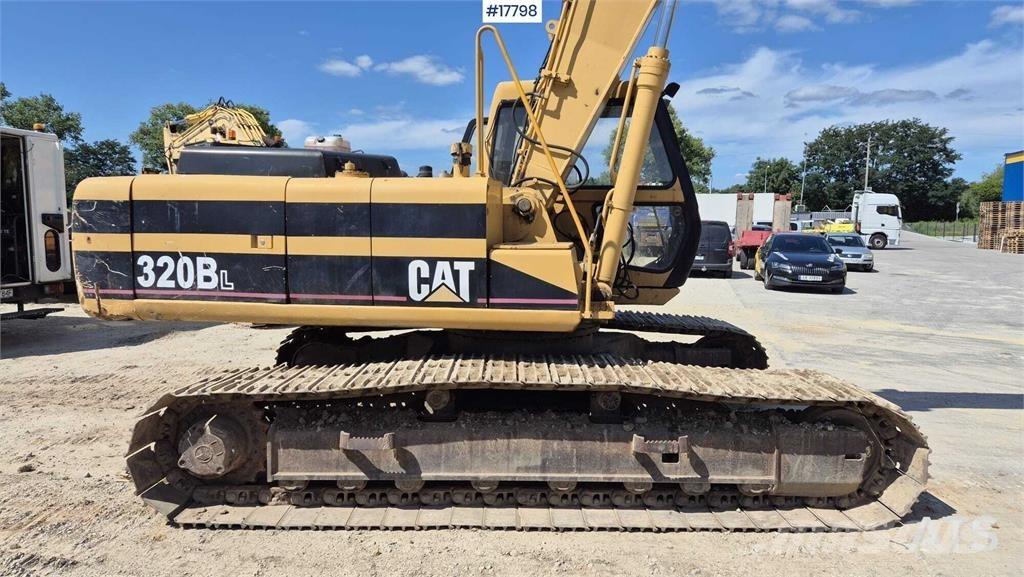 JCB JS 220 LONG 대형 굴삭기 29톤 이상