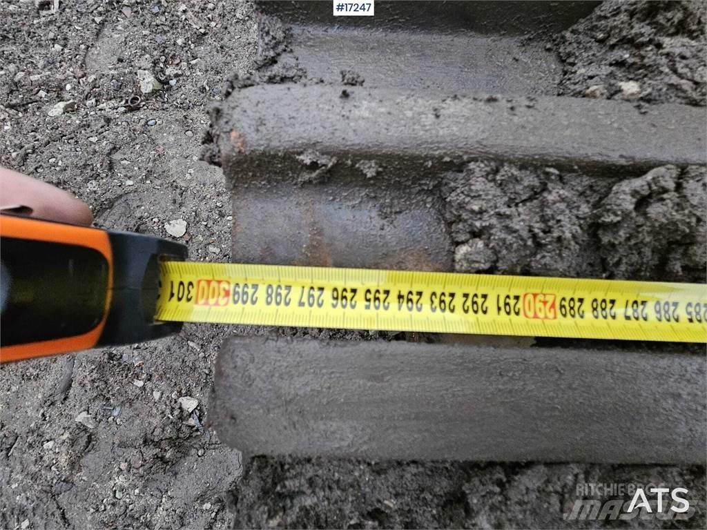 Volvo EC220DL 대형 굴삭기 29톤 이상