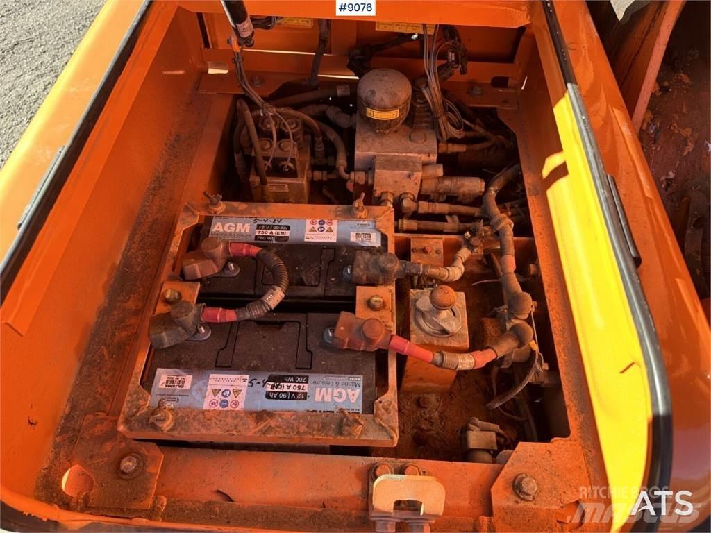Doosan DX140W  휠 굴삭기