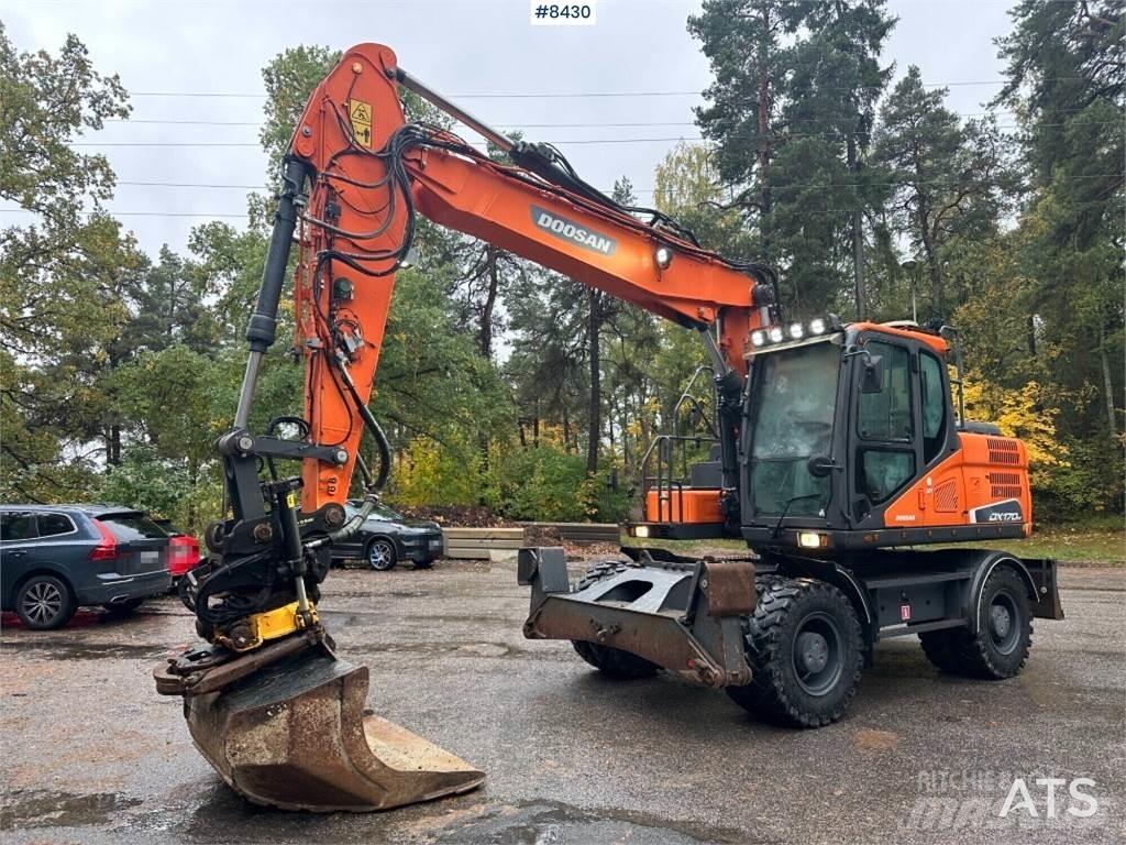 Doosan DX170W  휠 굴삭기