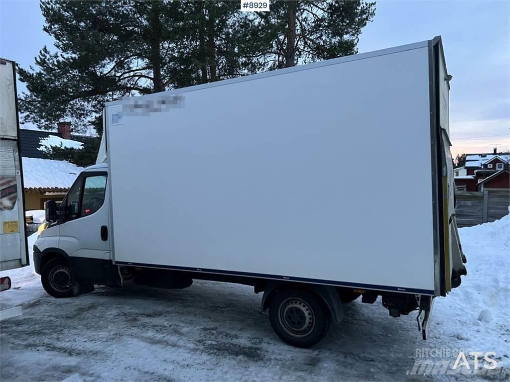 Iveco Daily 탑차 트럭