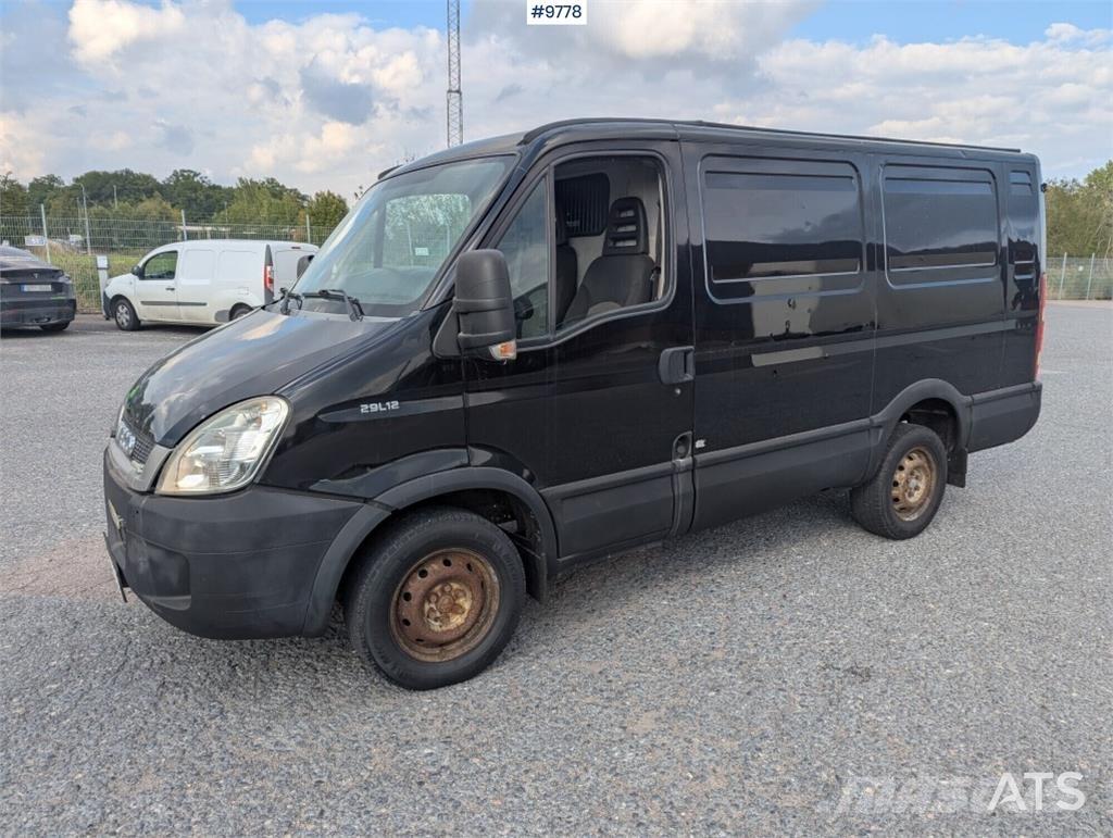Iveco Daily 탑차 트럭