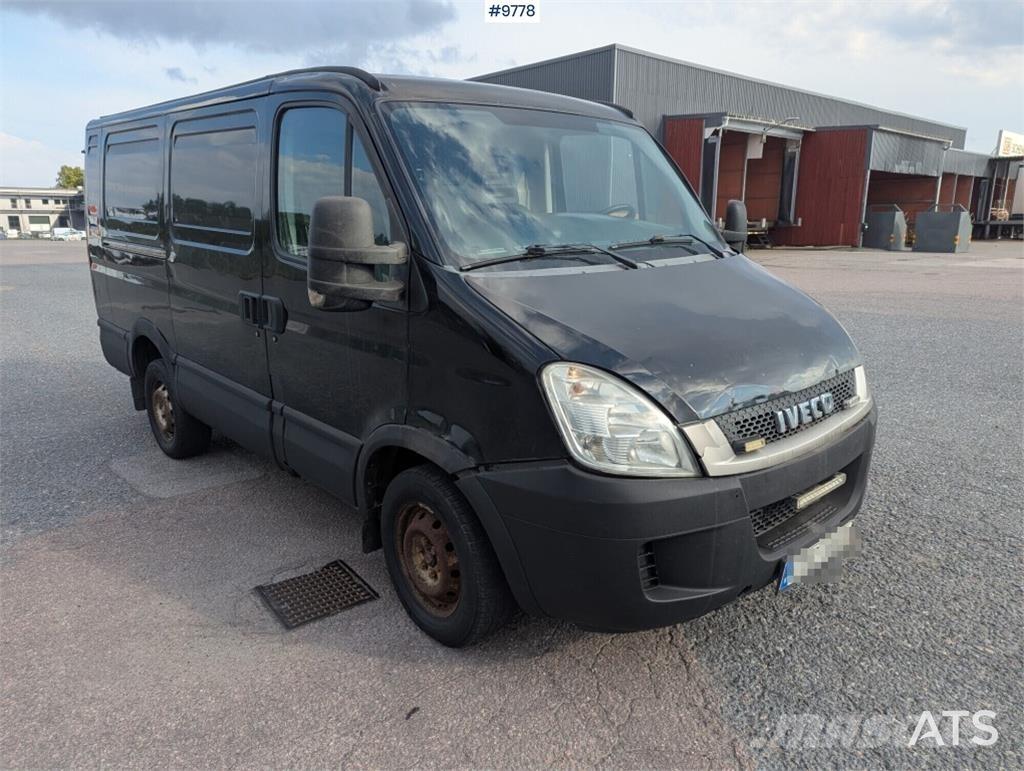 Iveco Daily 탑차 트럭