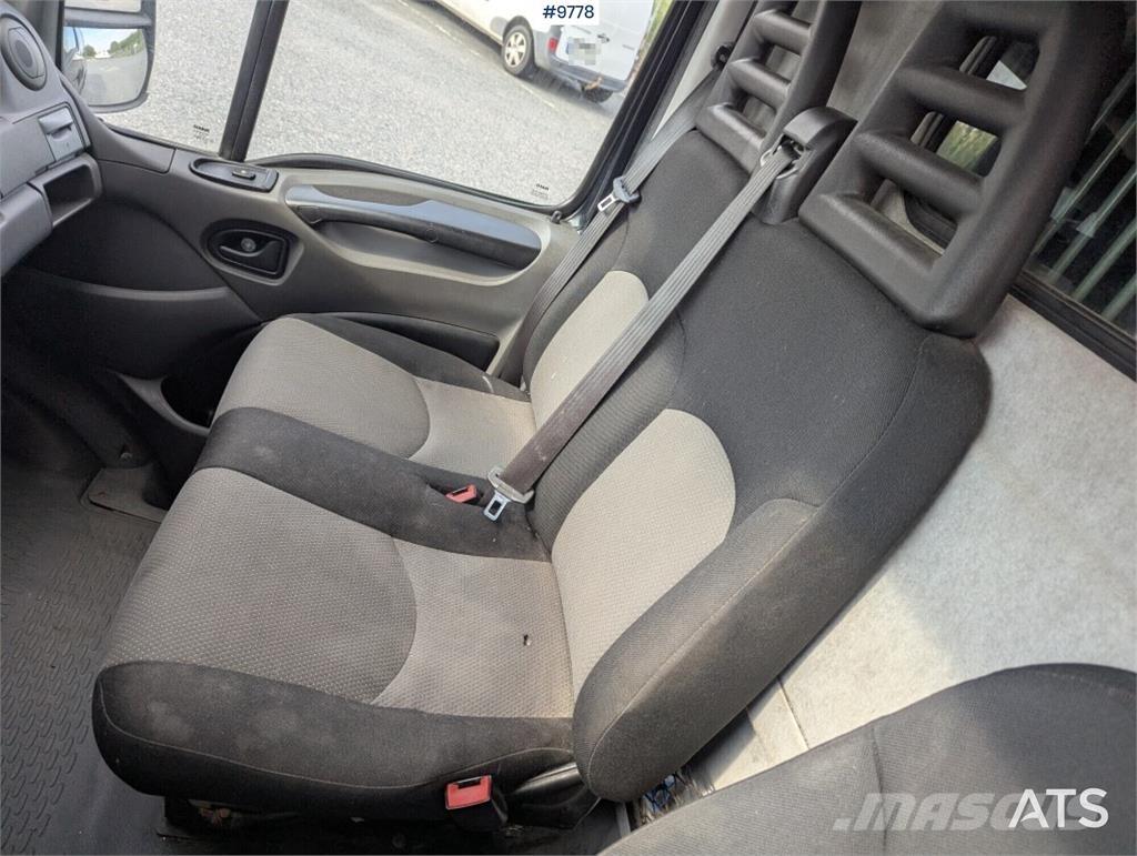 Iveco Daily 탑차 트럭