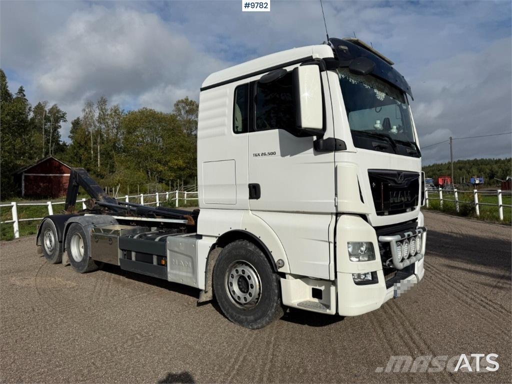 MAN TGX 26.500 6X2 훅 리프트 트럭