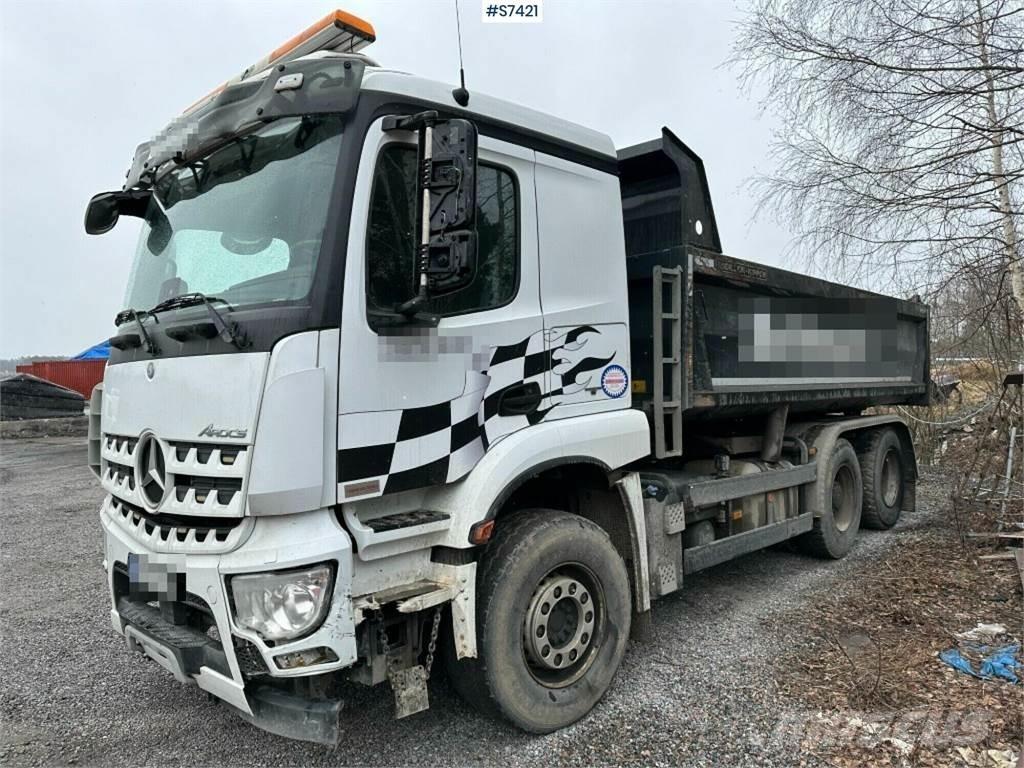 Mercedes-Benz Arocs 덤프 트럭