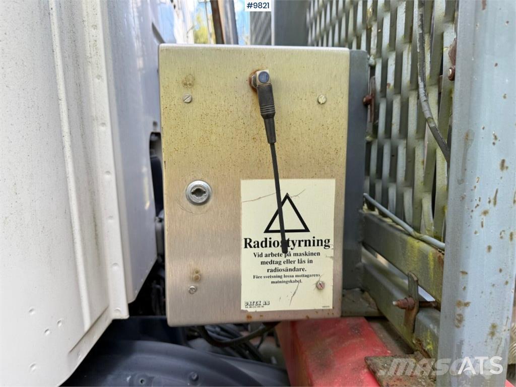 Scania P124GB 훅 리프트 트럭