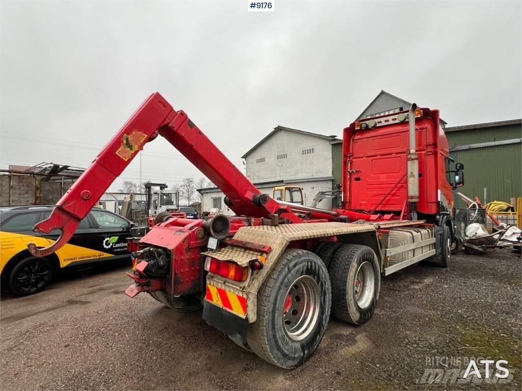 Scania R144GB6X4NA530 훅 리프트 트럭