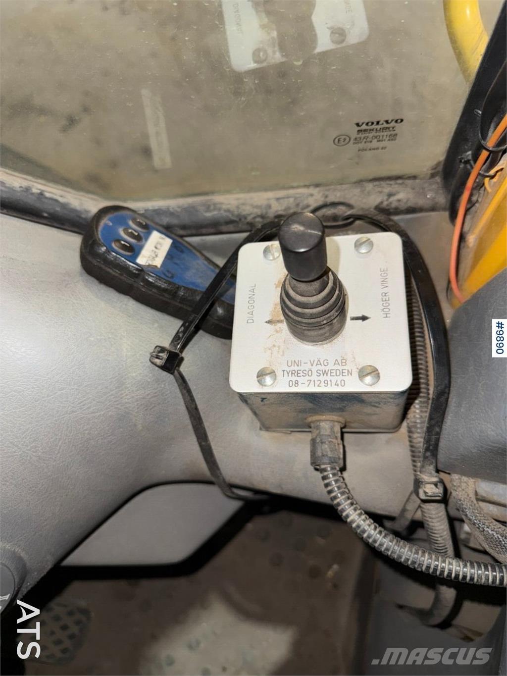 Uni-väg UV-280 쟁기