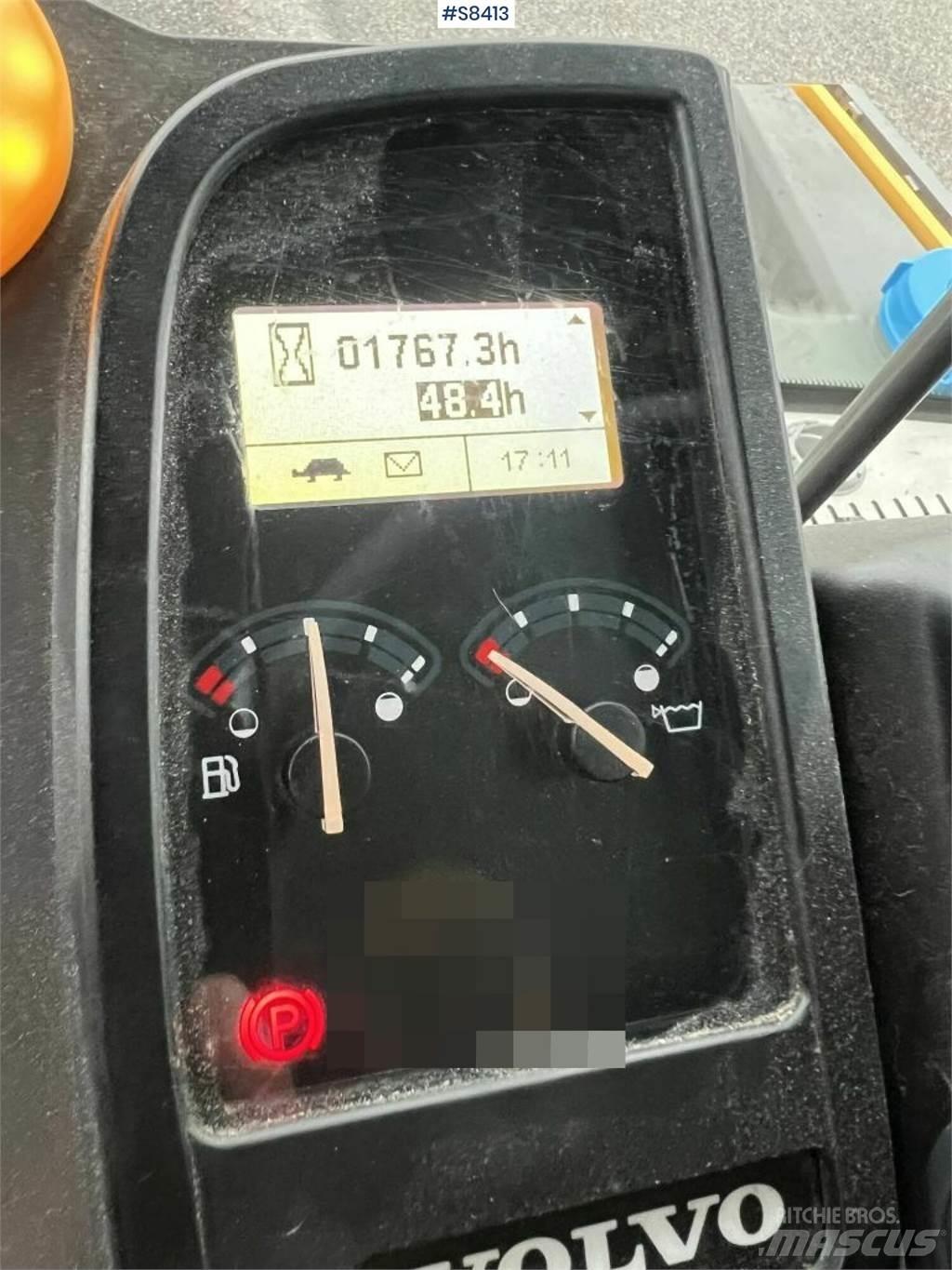 Volvo DD105 롤러