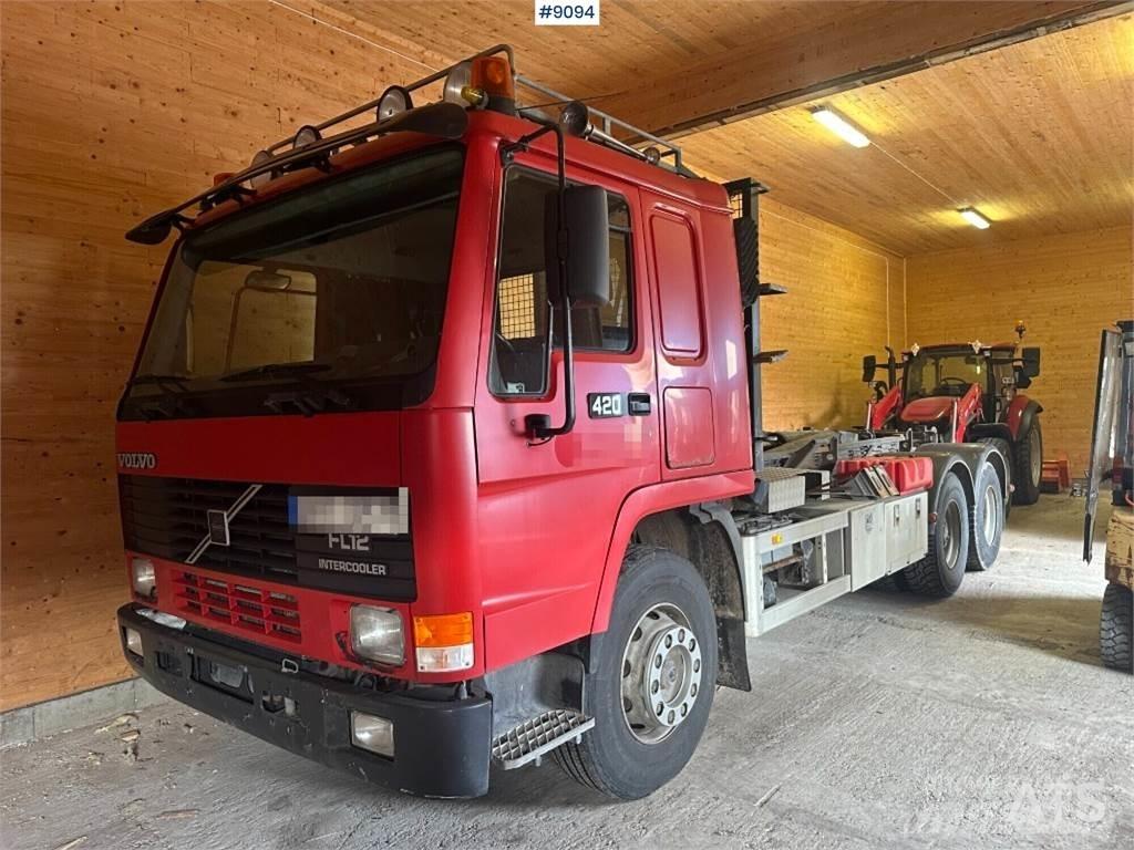 Volvo FL12 훅 리프트 트럭