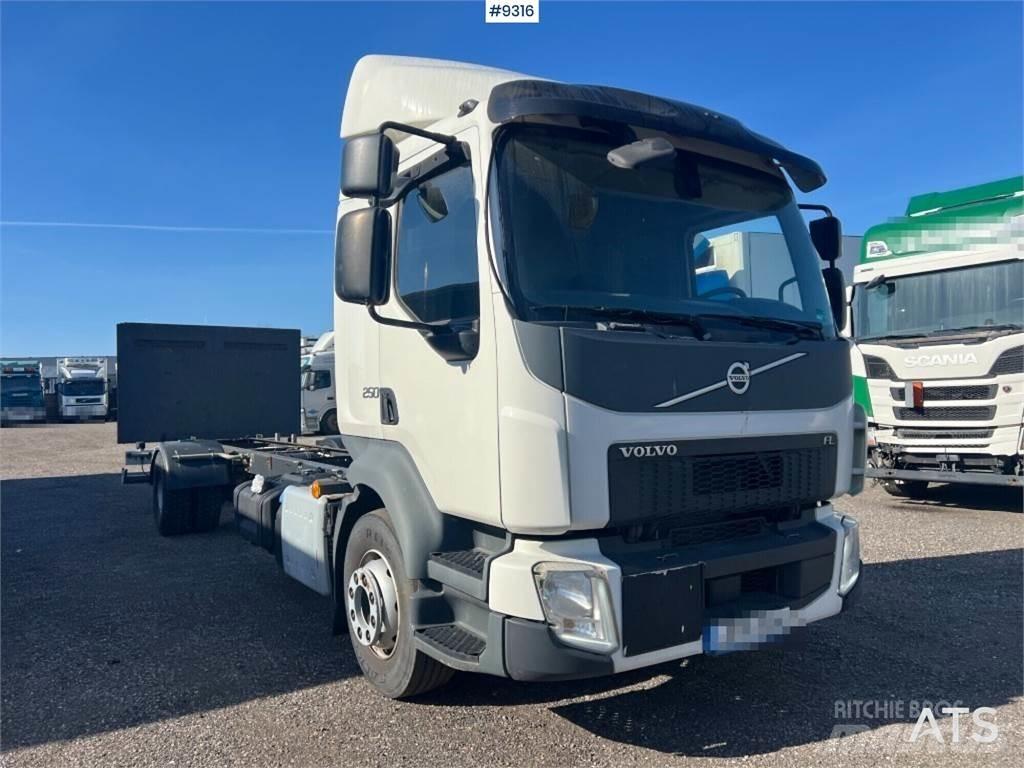 Volvo FL250 새시 운전실 트럭