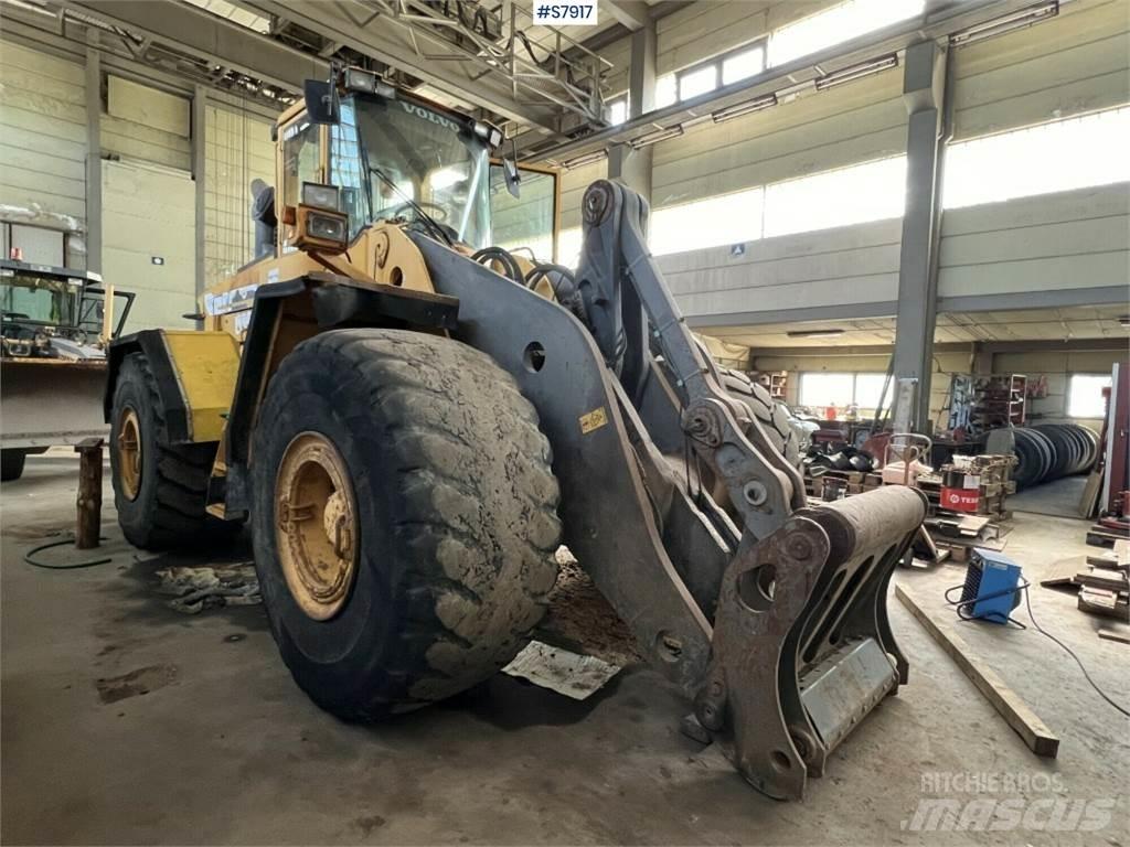 Volvo L220D  휠로우더