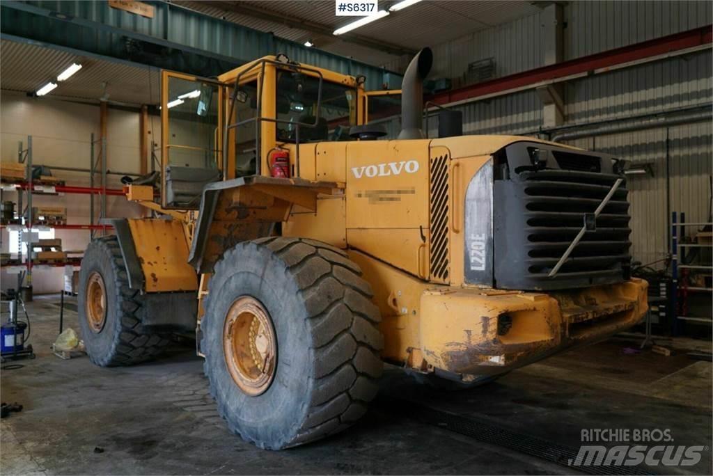 Volvo L220E  휠로우더