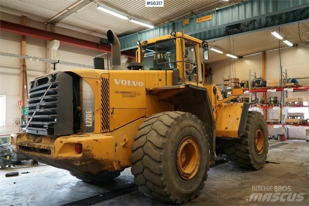 Volvo L220E  휠로우더