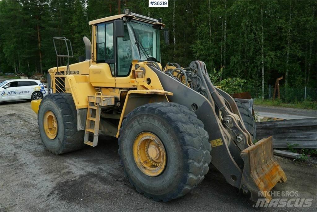 Volvo L220F  휠로우더
