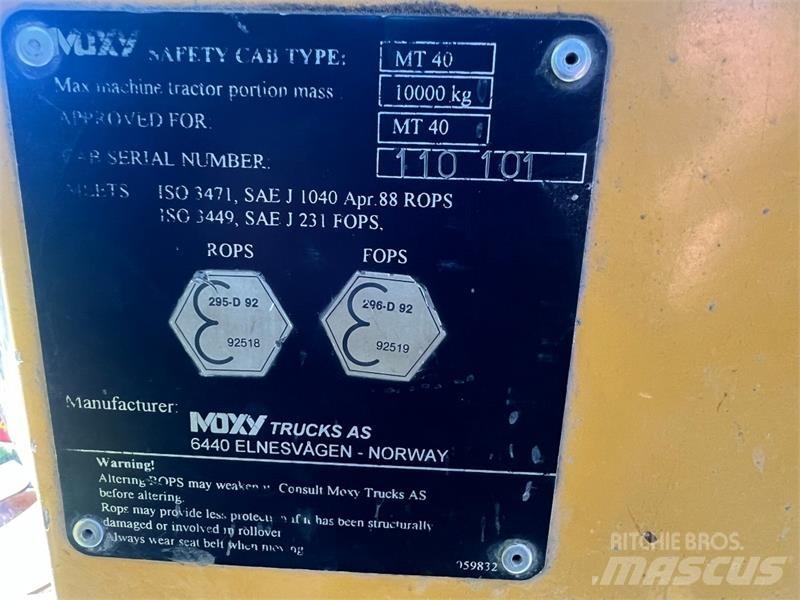 Moxy MT40 건설현장 덤프트럭