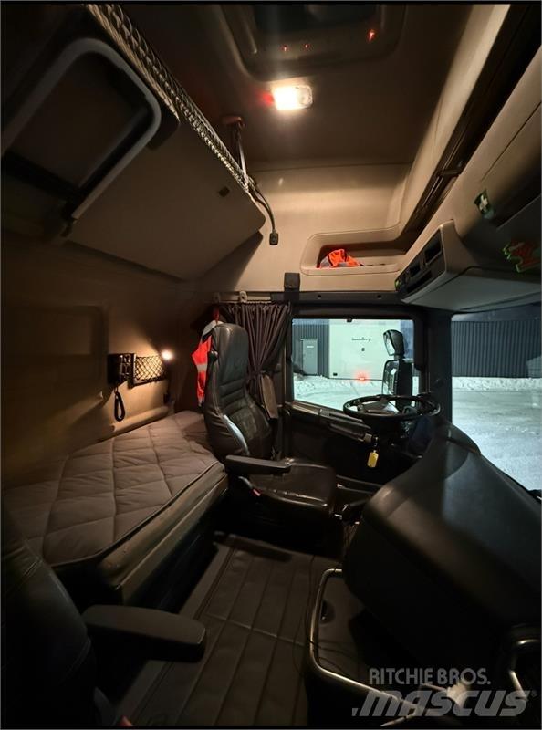 Scania R560 트랙터 유닛