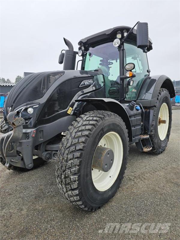 Valtra S374 트랙터