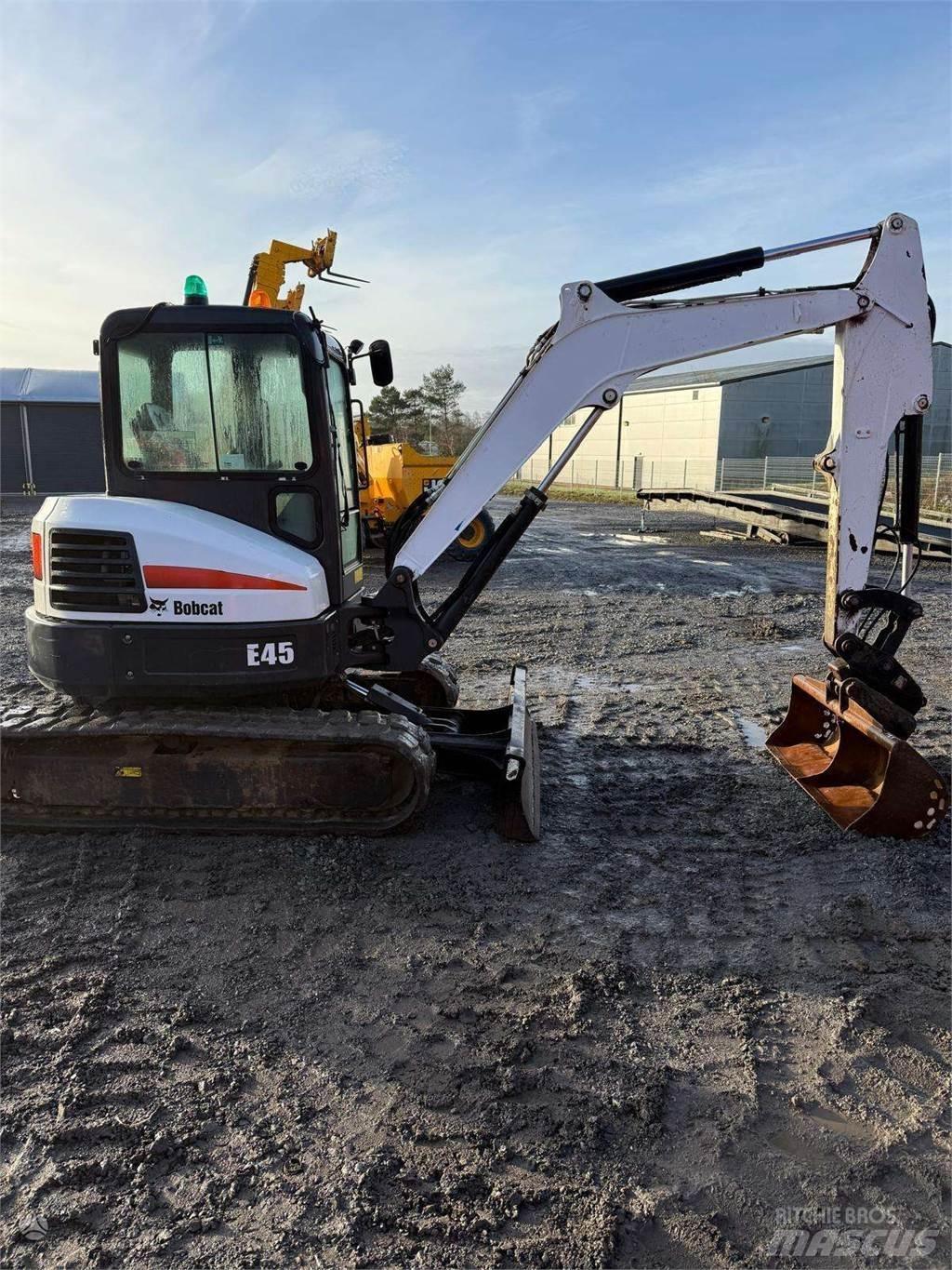 Bobcat E45 대형 굴삭기 29톤 이상