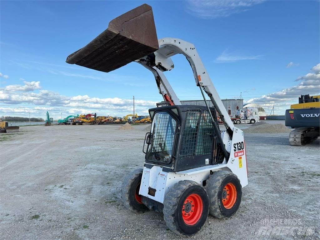Bobcat S130 미니 로더