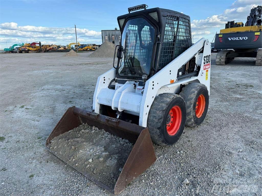 Bobcat S130 미니 로더