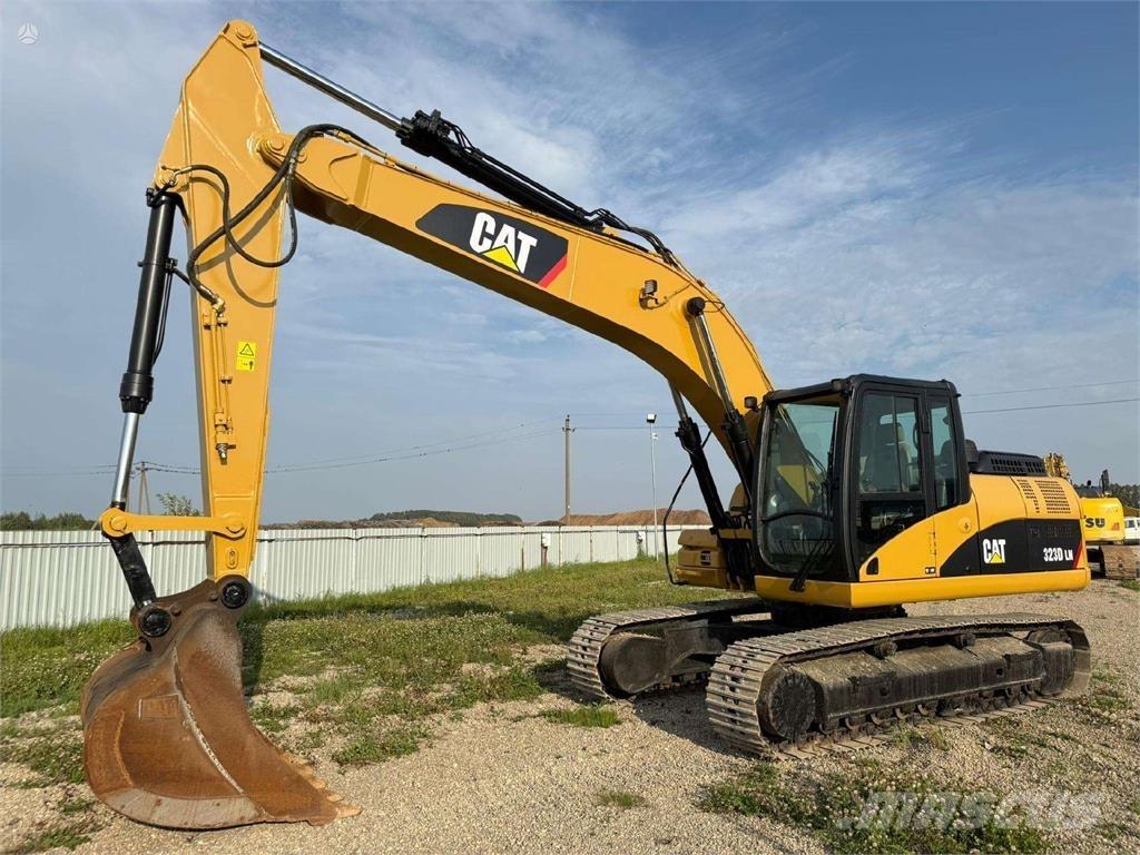 CAT 323 D 대형 굴삭기 29톤 이상