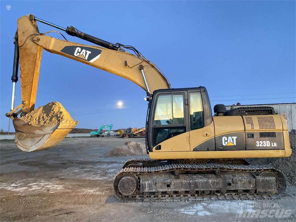 CAT 323 DLN 대형 굴삭기 29톤 이상