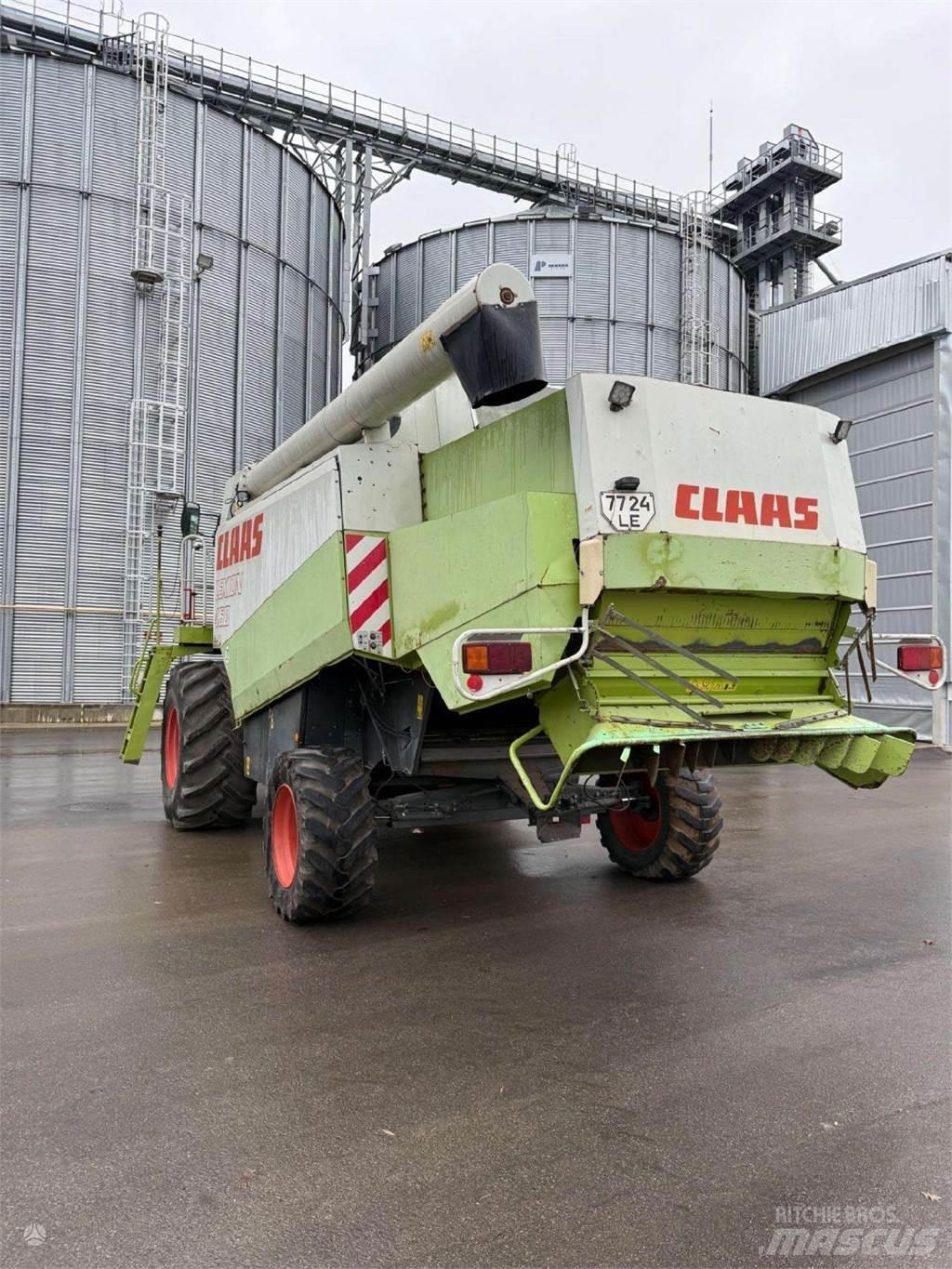 CLAAS LEXION 460 콤바인 수확기