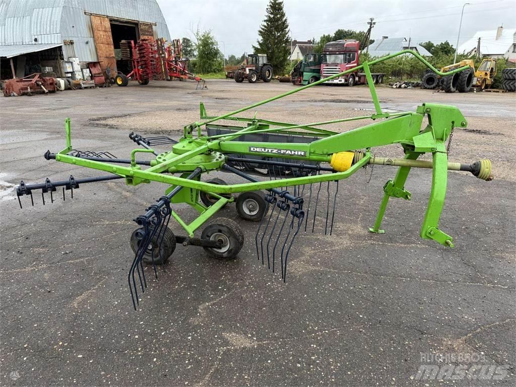Deutz-Fahr 300 믹서 피더