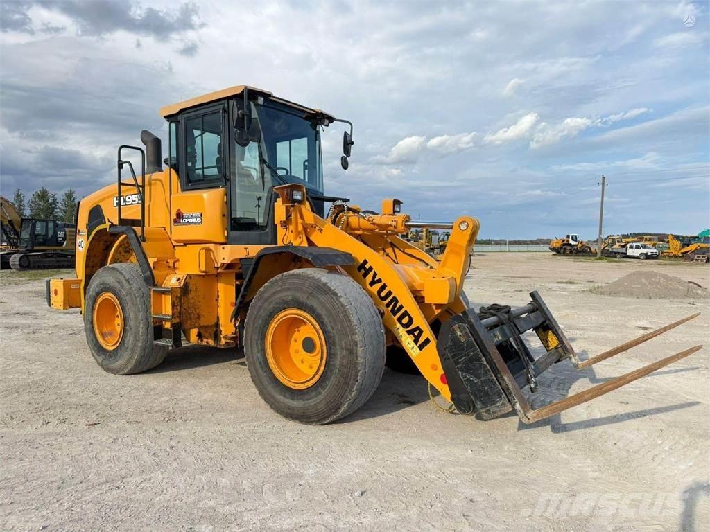 Hyundai HL 955  휠로우더