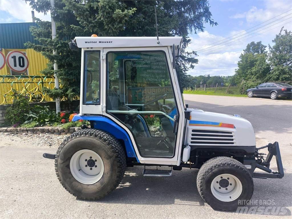 Iseki 325 트랙터