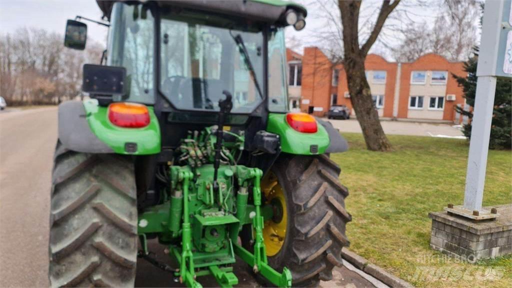 John Deere 5820 트랙터
