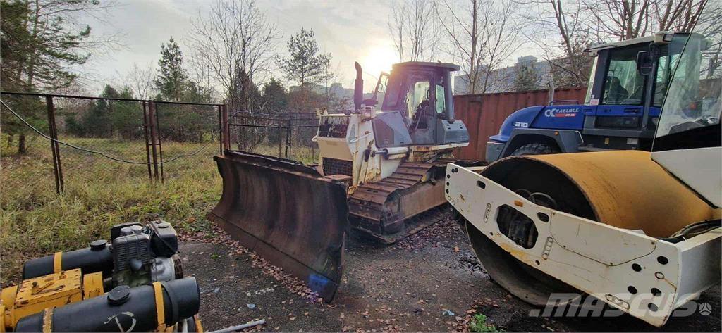 Komatsu D61PX-12 크롤러 도저