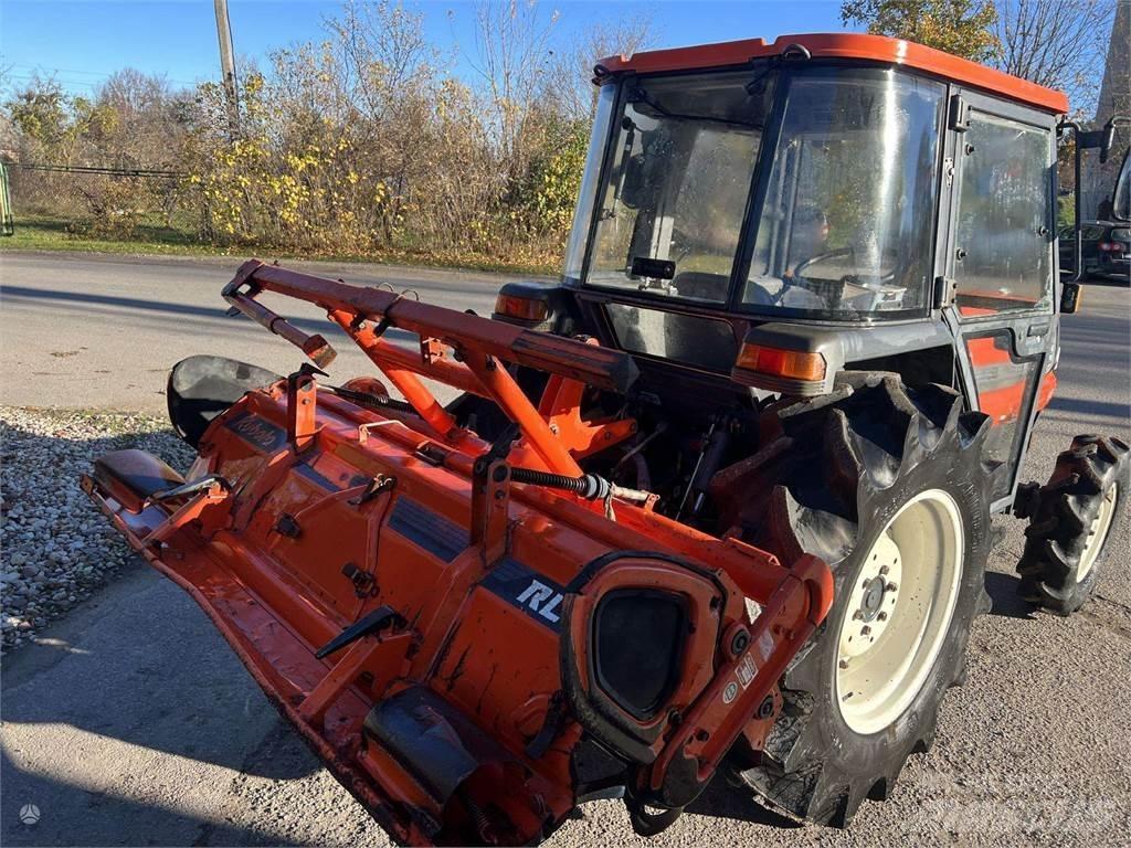 Kubota GL320 트랙터