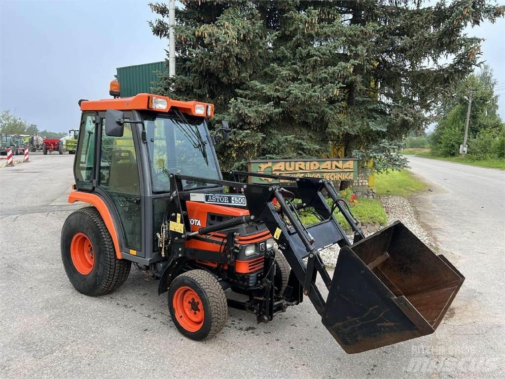 Kubota ST-30 트랙터
