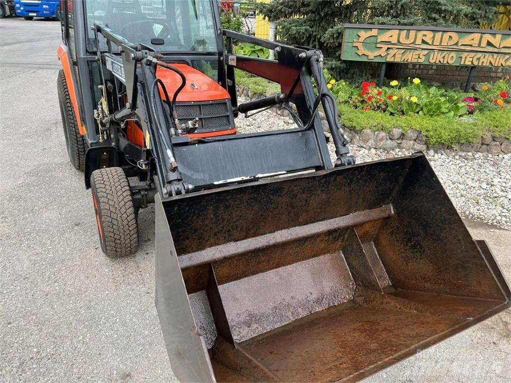 Kubota ST-30 트랙터