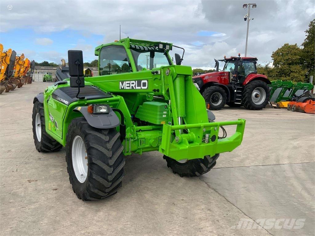 Merlo TF42.7 프론트 로더 및 굴착기