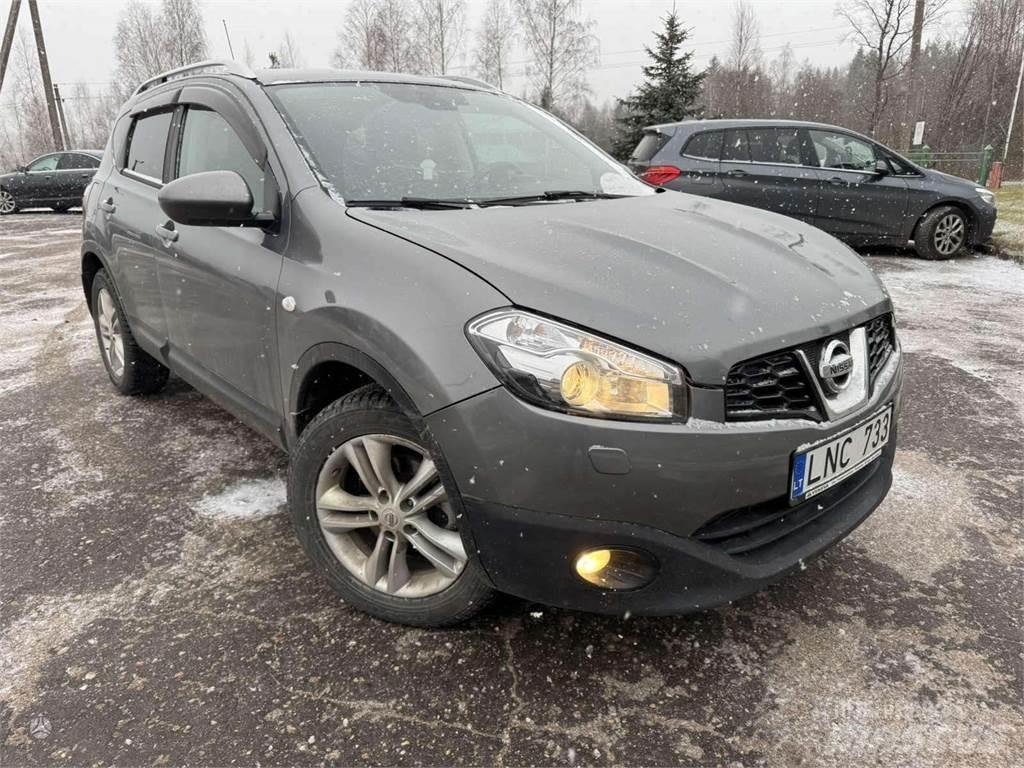 Nissan  자동차