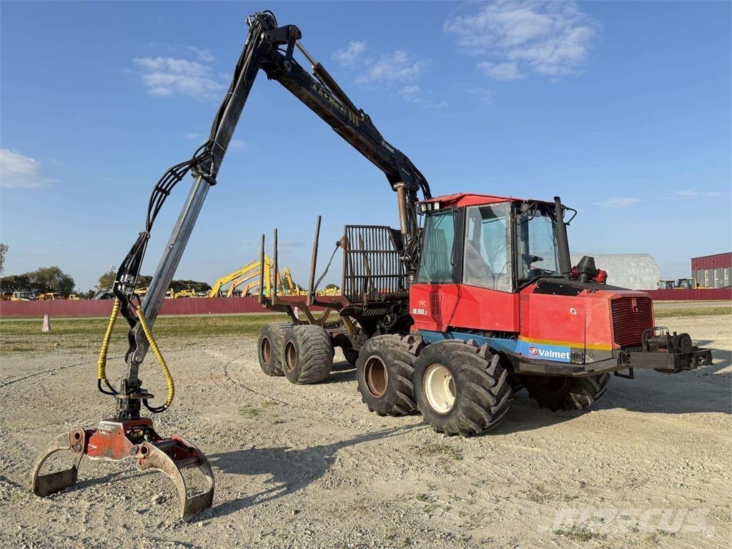 Valmet 830.1 원목 포워더
