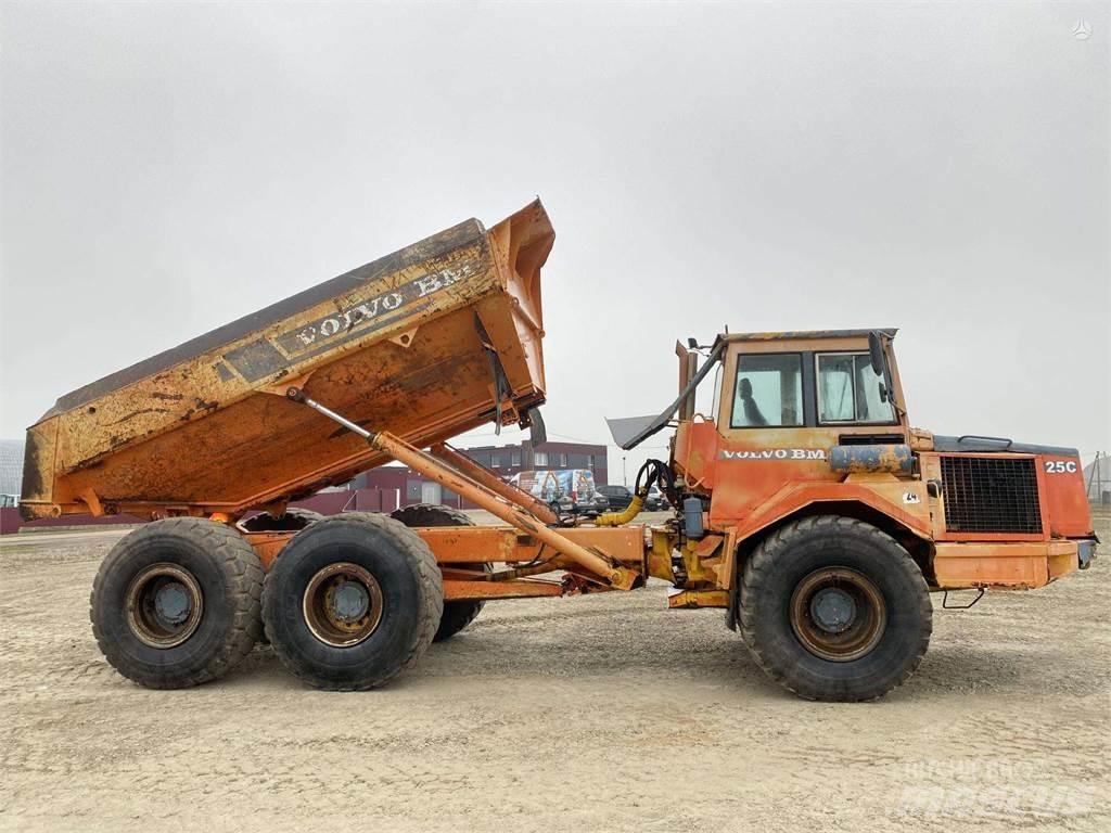 Volvo A25C , Nr.1 연결식 홀러