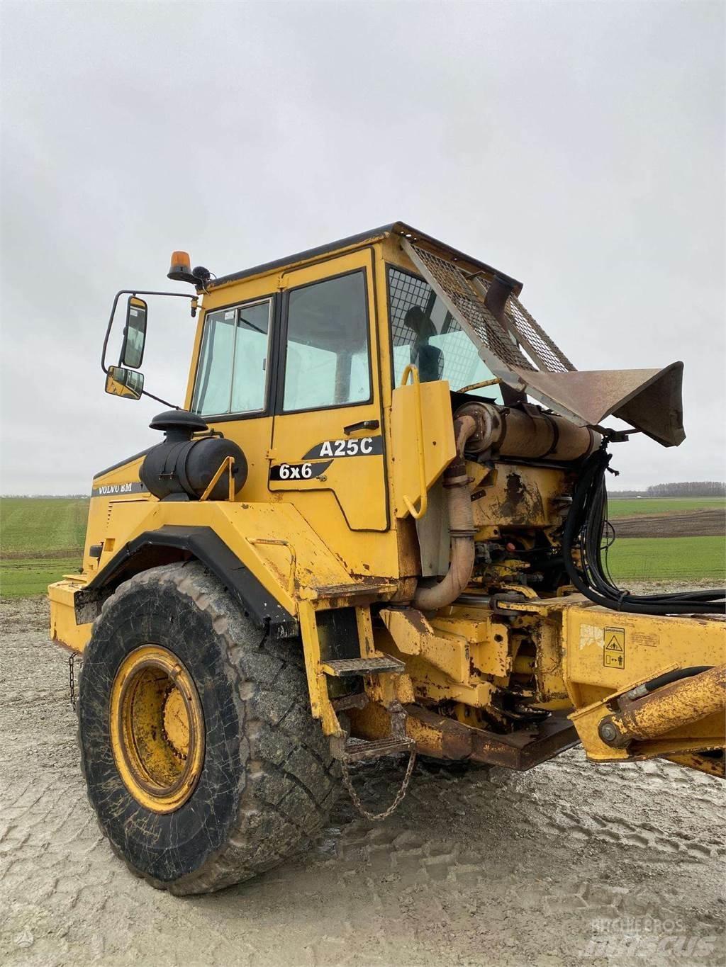 Volvo A25C , Nr.2 연결식 홀러