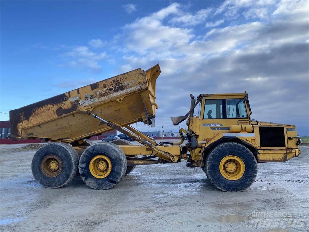 Volvo A25C , Nr.4 연결식 홀러