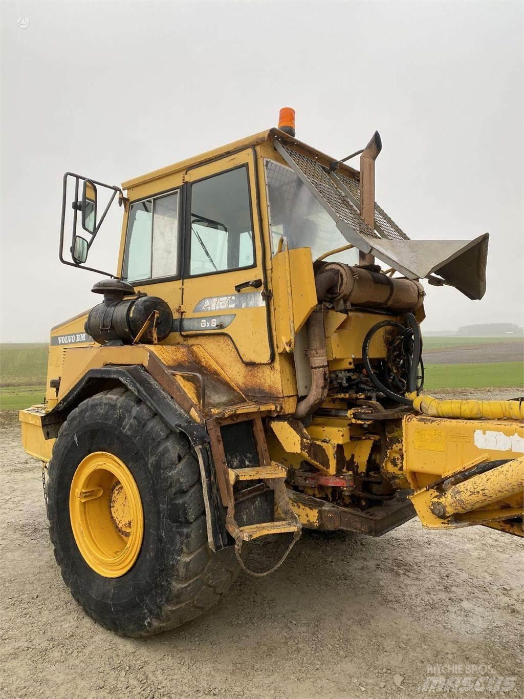 Volvo A25C , Nr.8 연결식 홀러