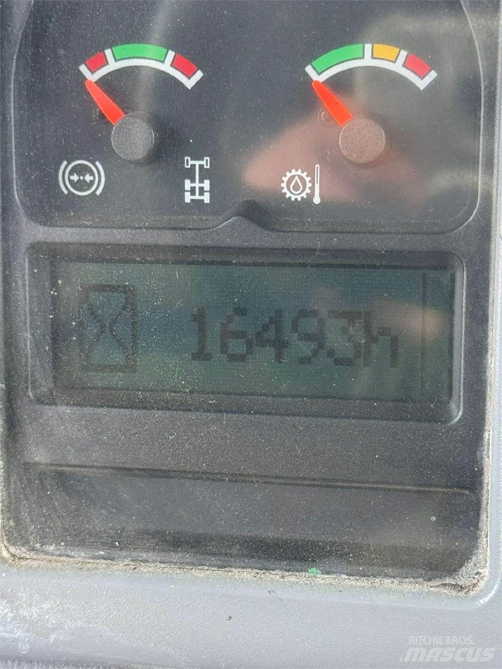 Volvo A25D 연결식 홀러