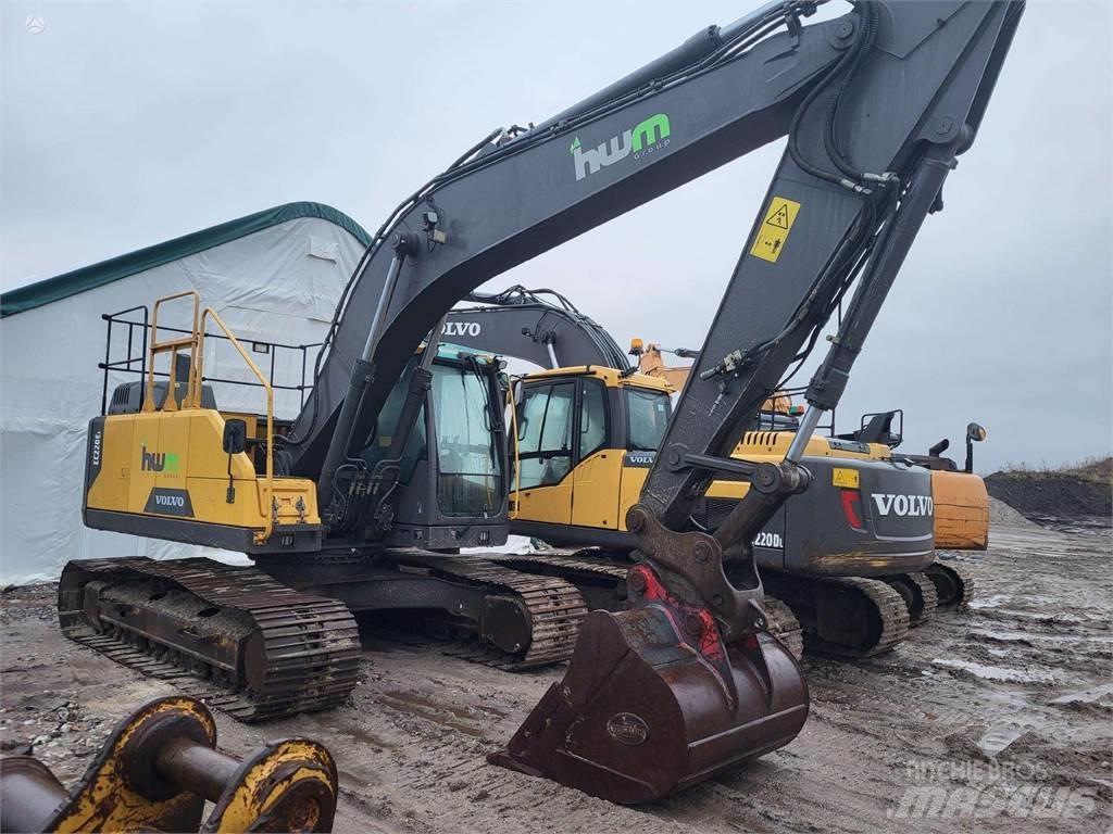 Volvo EC220E 대형 굴삭기 29톤 이상