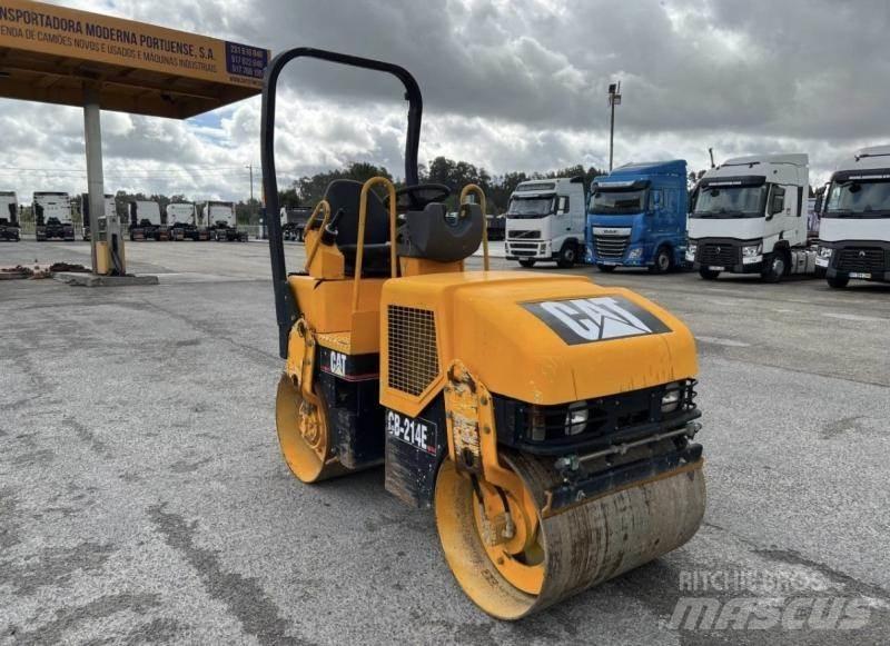 CAT CB214E 토양 다짐기