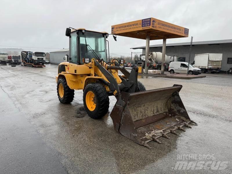 Volvo L 30 미니 로더