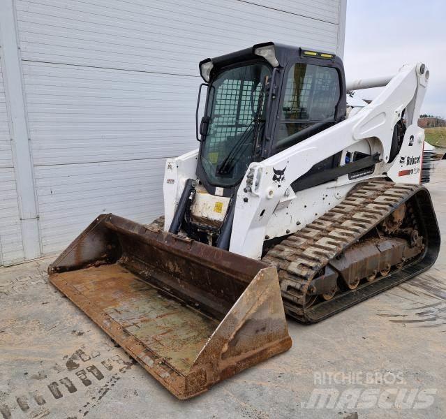Bobcat T870  스키드로더